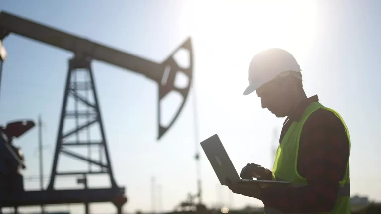 The Role of Manpower Consultancy in Driving Oil and Gas Projects